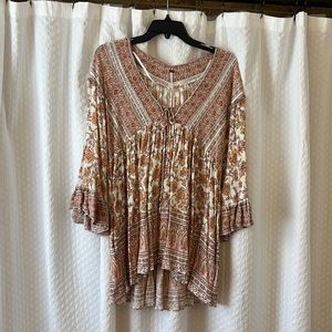 Free People Tunic sz small.  NWOT, tie v-neck, bell sleeves, and it has pockets!